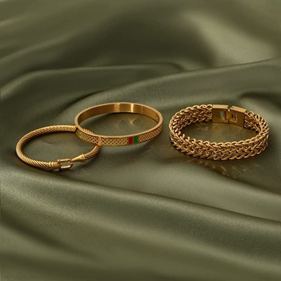 Gold Hook Bracelet - Picture 3 of 3